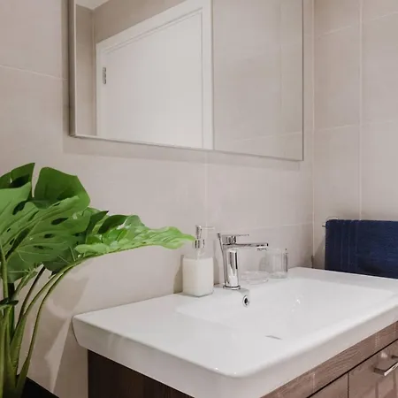 Elite Mercury Towers 1bed By Homely