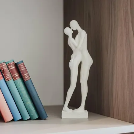 Elite Mercury Towers 1bed By Homely *