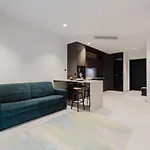 Daire Elite Mercury Towers 1bed By Homely *