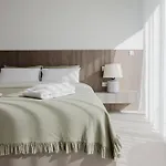 Elite Mercury Towers 1bed By Homely Daire *