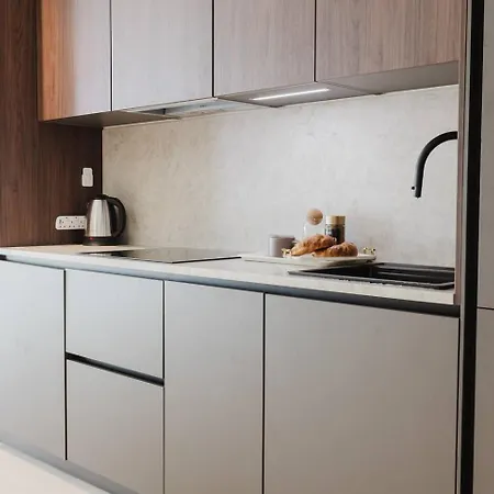 Lejlighed Elite Mercury Towers 1bed By Homely *